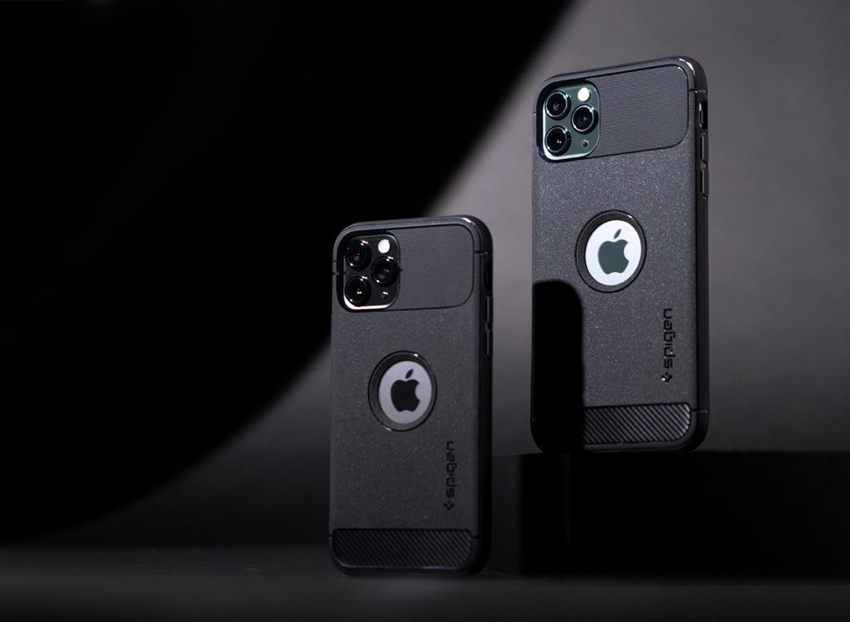vocket-tech-iphone-case-spigen