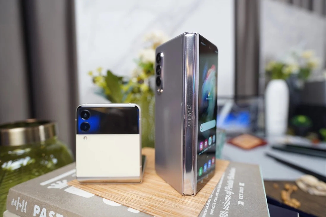 vocket-tech-news-samsung-fold-`