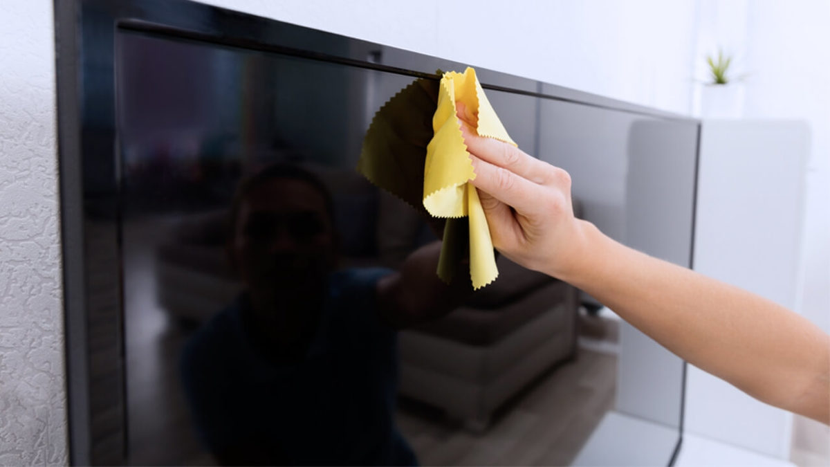 cara membersihkan skrin tv